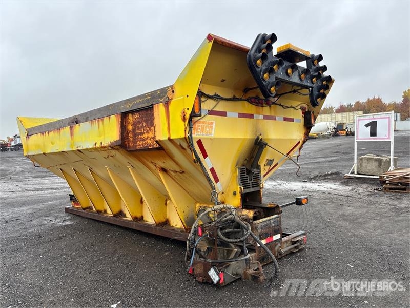 16 ft Salt Spreader Posipači soli i peska
