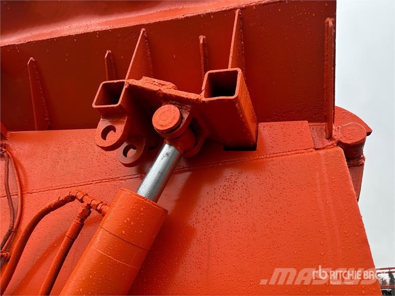  16 ft Salt Spreader Розсіювачі солі та піску