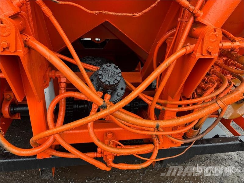  16 ft Salt Spreader Розсіювачі солі та піску