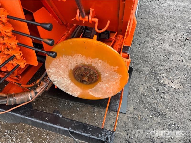  16 ft Salt Spreader Розсіювачі солі та піску