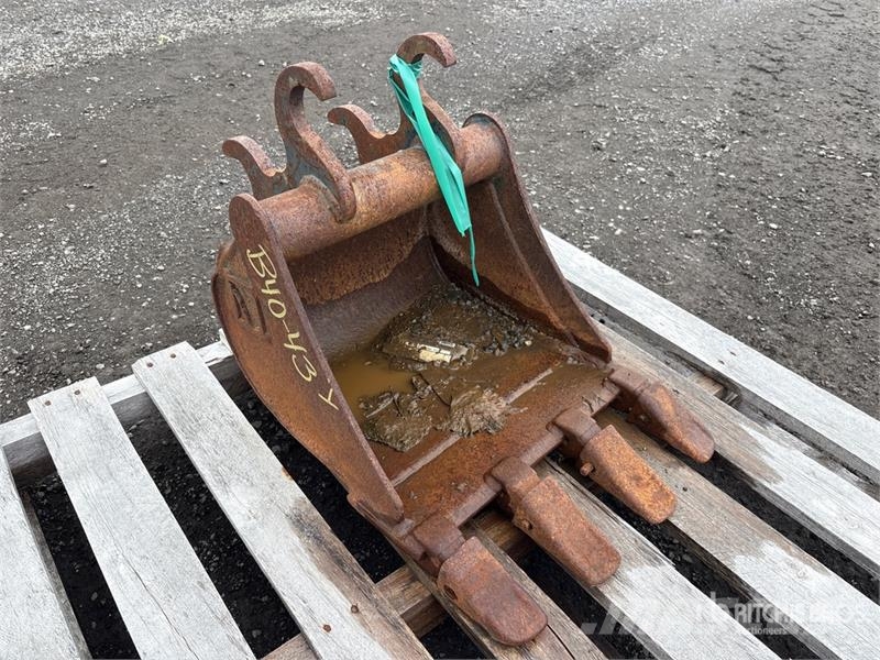 16 in Q/C Digging Bucket - Fits Yanmar Mini Excava 挖斗