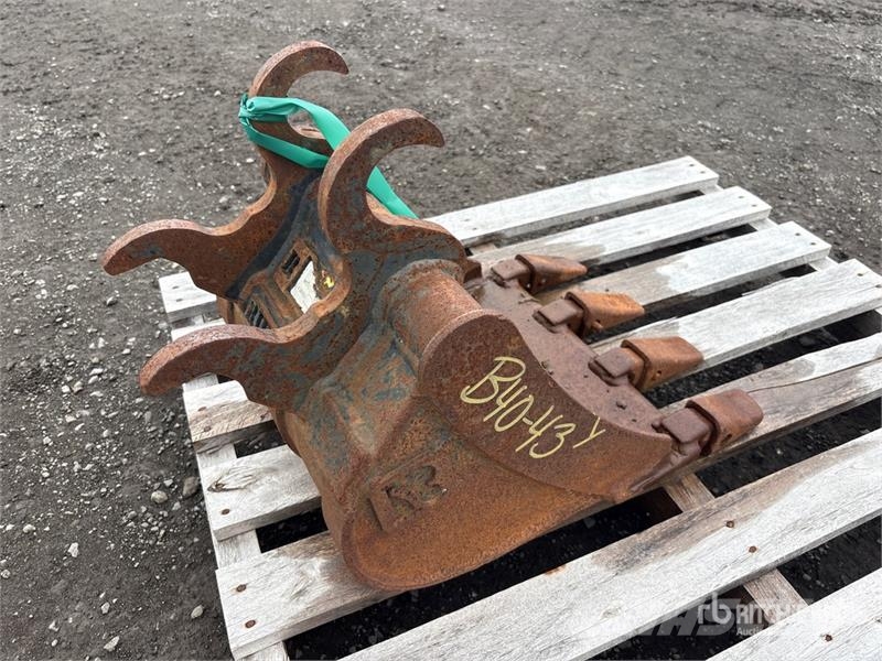  16 in Q/C Digging Bucket - Fits Yanmar Mini Excava 挖斗