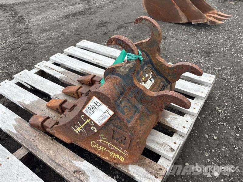  16 in Q/C Digging Bucket - Fits Yanmar Mini Excava 挖斗