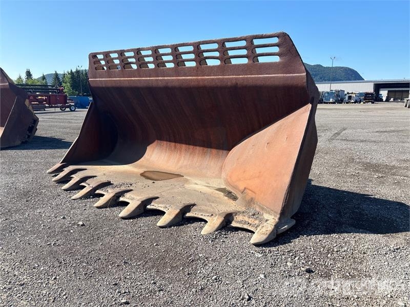  168 in Tilting Wheel Loader Bucket - Fits Cat 988 Godet