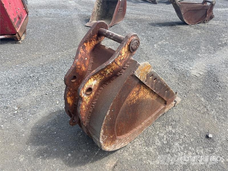  17 in Backhoe Loader Bucket Godet