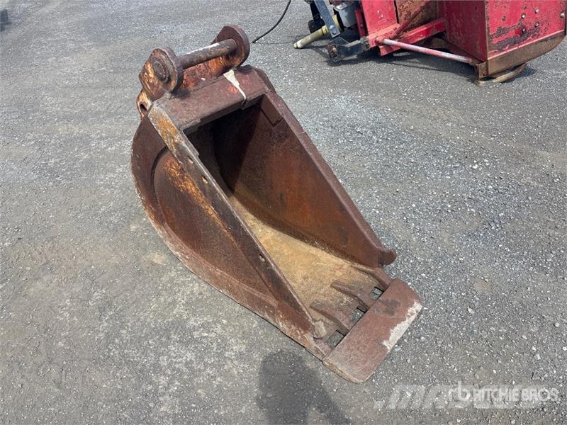  17 in Backhoe Loader Bucket Godet