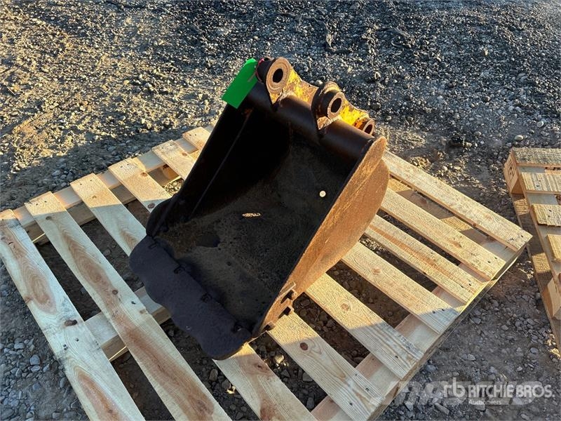  17 in Cleanup Excavator Bucket دلاء