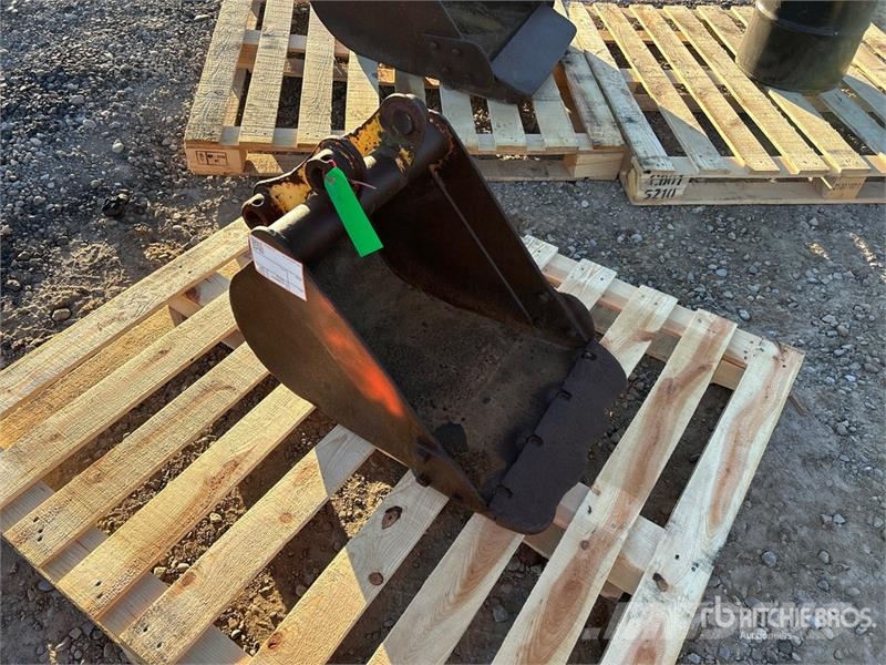  17 in Cleanup Excavator Bucket دلاء