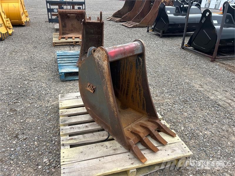 17 in Digging Bucket Godet
