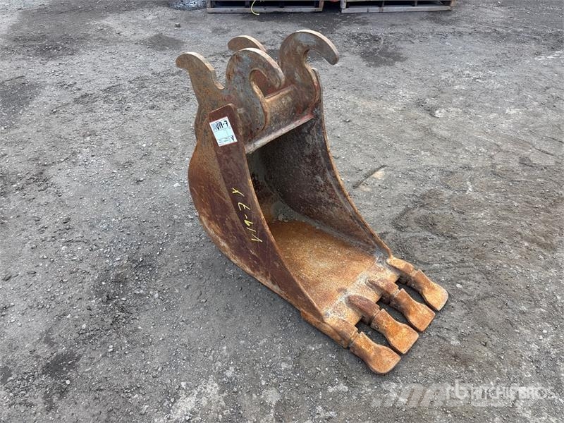 18 in Q/C Digging Excavator Bucket - Fits Kubota K 挖斗