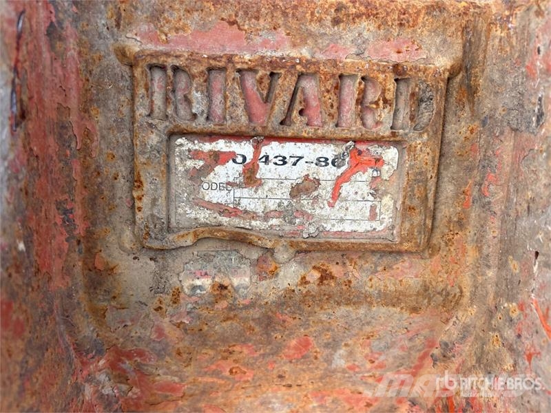 18 in Q/C Digging Excavator Bucket - Fits Kubota K 挖斗