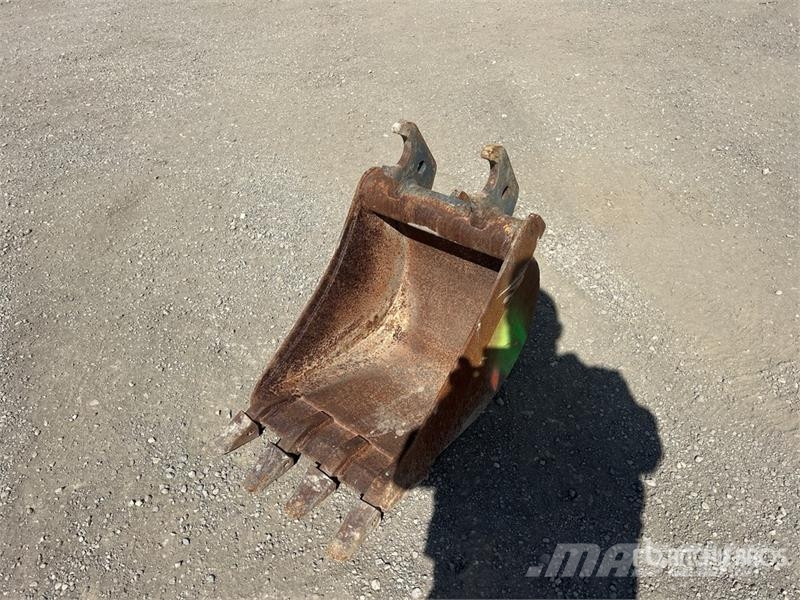  19 in Digging Backhoe Rear Bucket - Fits John Deer Kanalak