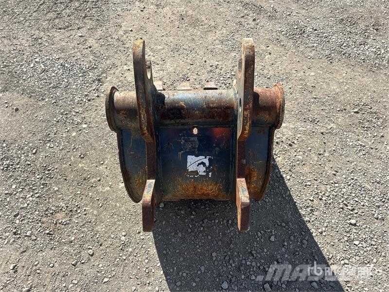  19 in Digging Backhoe Rear Bucket - Fits John Deer Kanalak