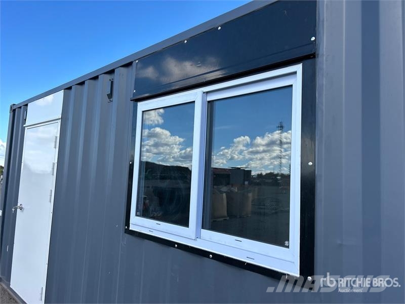  20 ft Storage Container (Unused) حاويات تخزين
