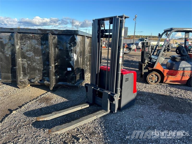 2000 kg Electric Stacker Samopogonski ručni viljuškari