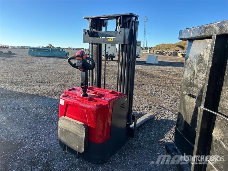 2000 kg Electric Stacker Samopogonski ručni viljuškari