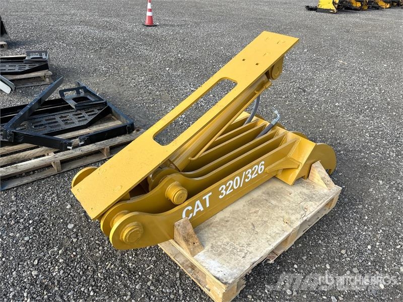 2026 Hydraulic Excavator Thumb - Fits Cat 320 (Unu Godet
