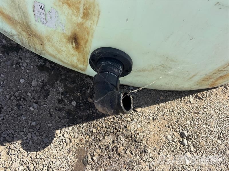 2100 gal Poly Tank Brændstof- og tilsætningstank.