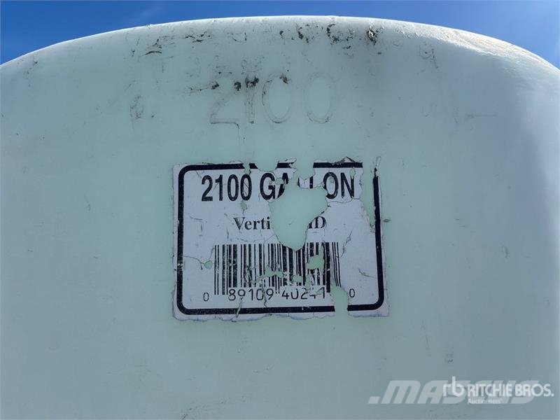  2100 gal Poly Tank Brændstof- og tilsætningstank.
