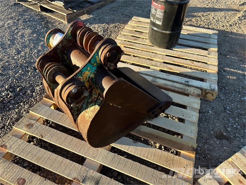  22 in Cleanup Excavator Bucket دلاء