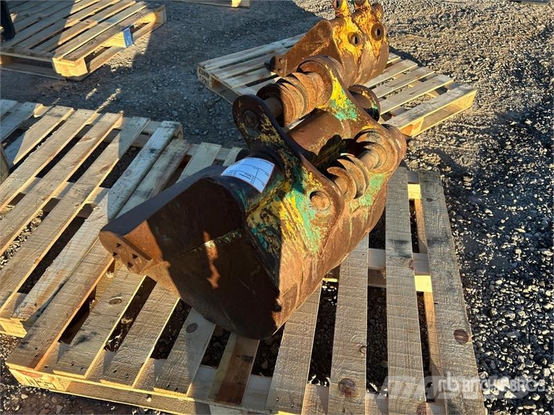  22 in Cleanup Excavator Bucket دلاء
