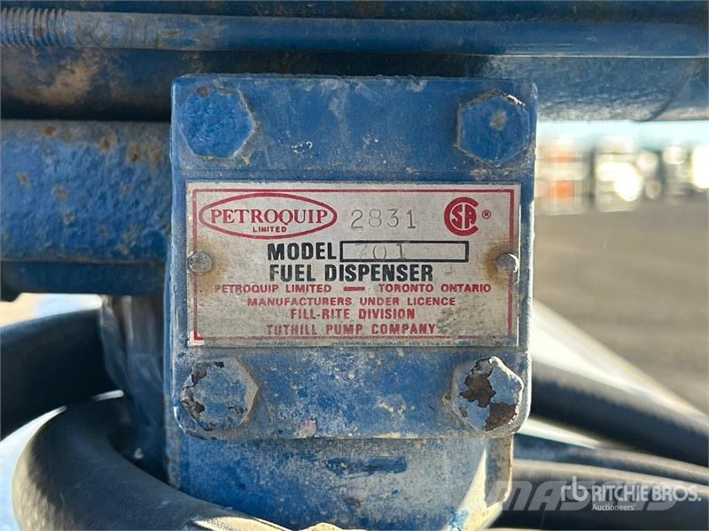 2200 L Skid Mounted Steel Diesel Fuel Tank Üzemanyag- és adaléktartályok
