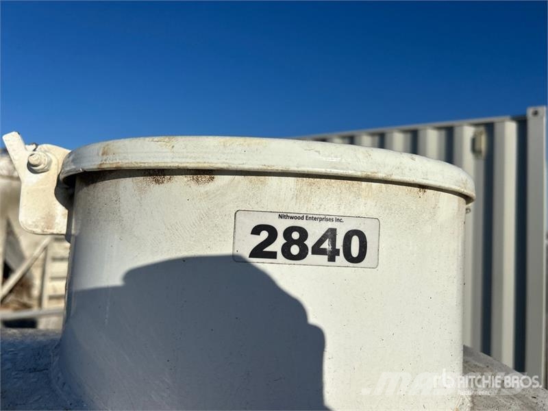 2200 L Skid Mounted Steel Diesel Fuel Tank Üzemanyag- és adaléktartályok