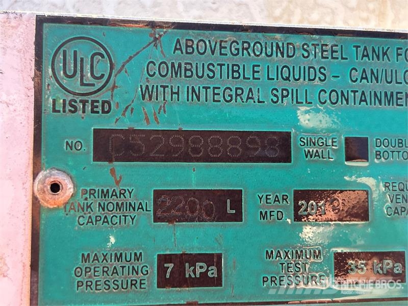 2200 L Steel Diesel Fuel Tank Üzemanyag- és adaléktartályok