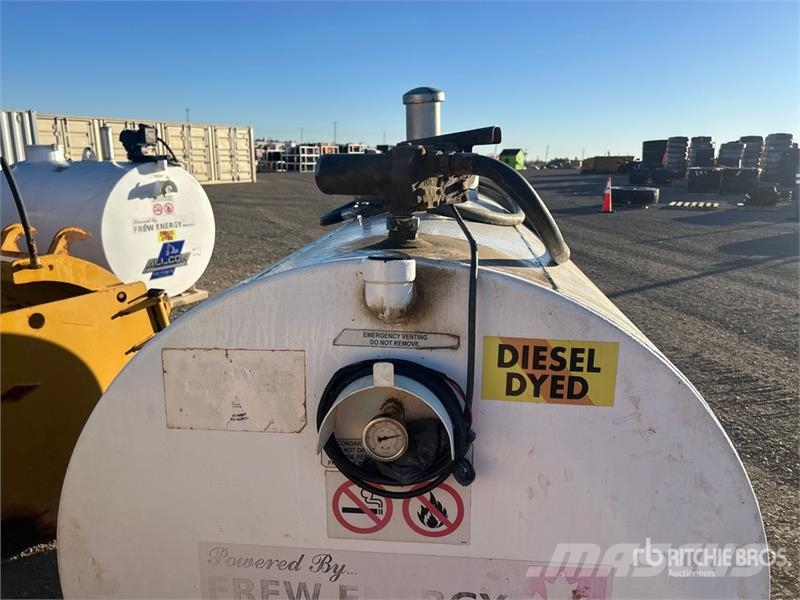 2200 L Steel Diesel Fuel Tank Üzemanyag- és adaléktartályok