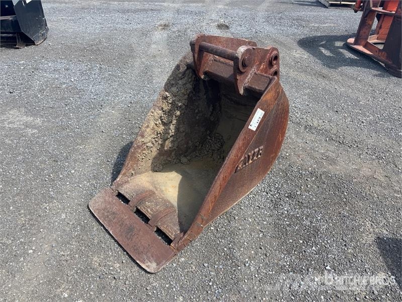  23 in Backhoe Loader Bucket Godet