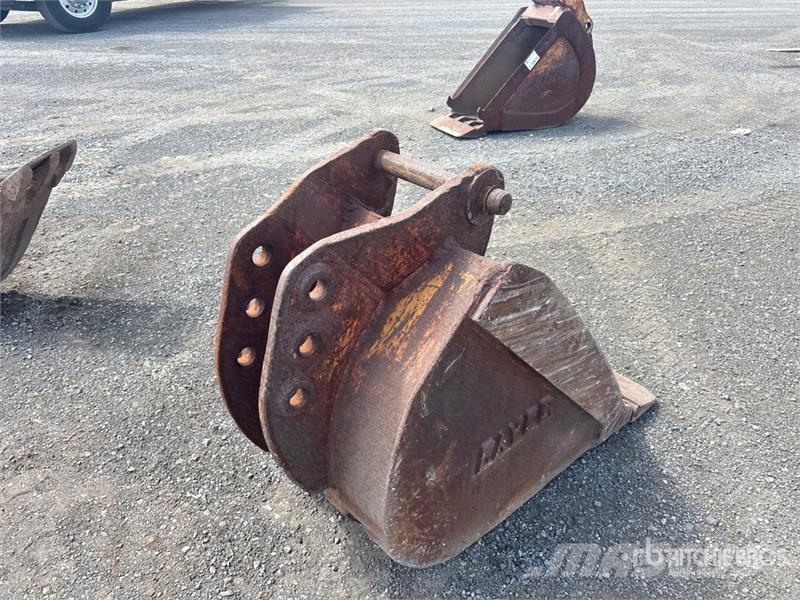  23 in Backhoe Loader Bucket Godet