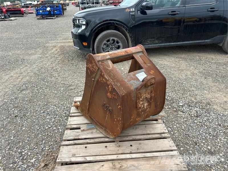 23 in Digging Bucket Godet