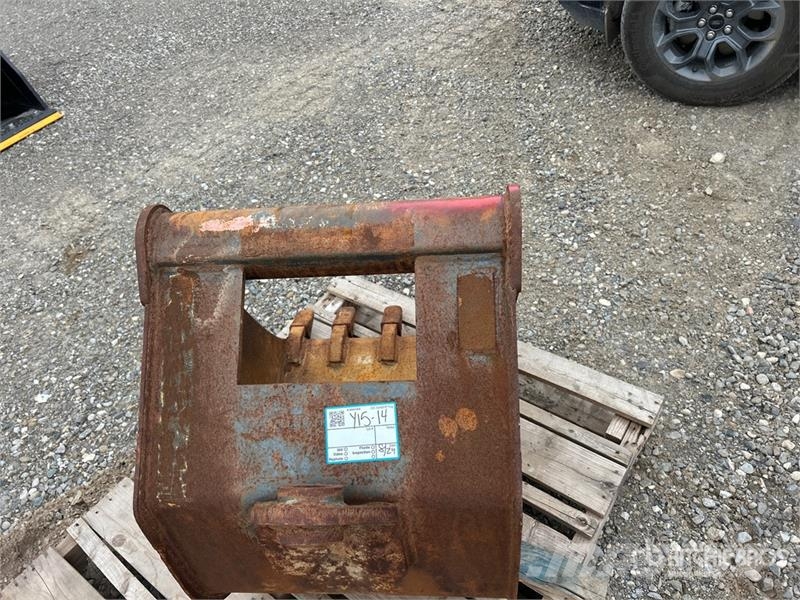 23 in Digging Bucket Godet