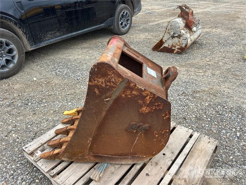 23 in Digging Bucket Godet