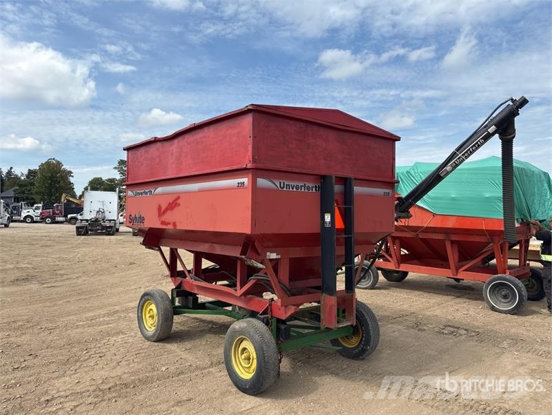 235 bu T/A Grain Wagon Viljavaunut