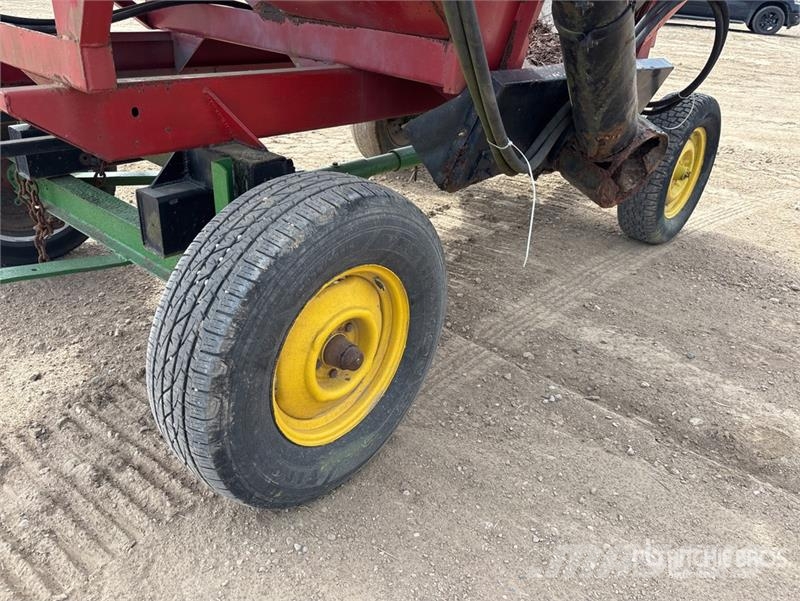 235 bu T/A Grain Wagon Viljavaunut