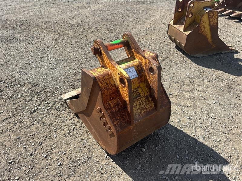 24 in Backhoe Rear Bucket Kanalak