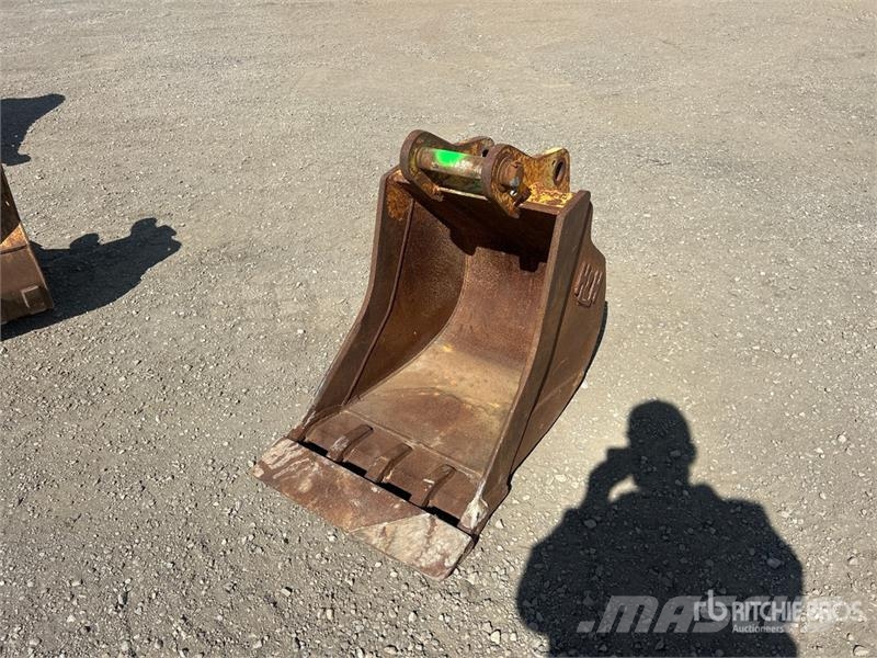 24 in Backhoe Rear Bucket Kanalak
