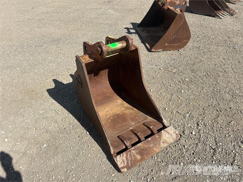 24 in Backhoe Rear Bucket Kanalak