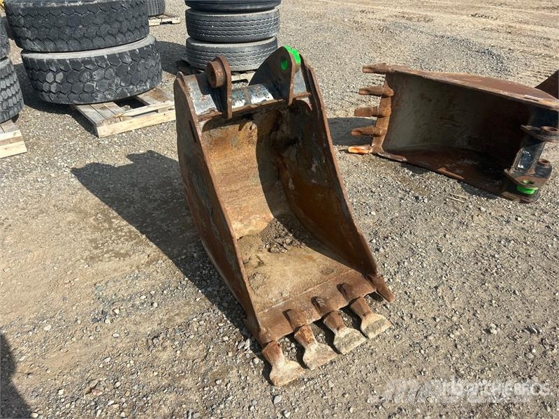 24 in Digging Backhoe Rear Bucket Kanalak
