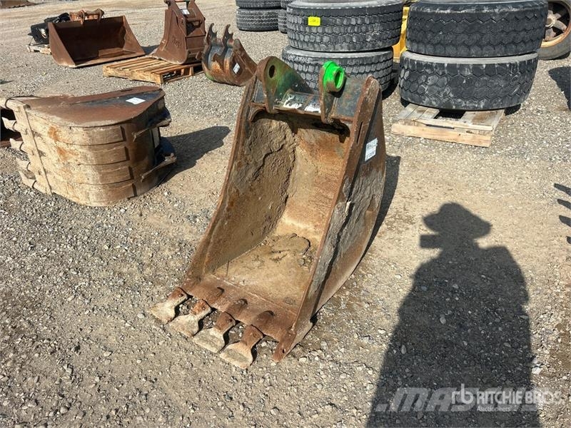 24 in Digging Backhoe Rear Bucket Kanalak