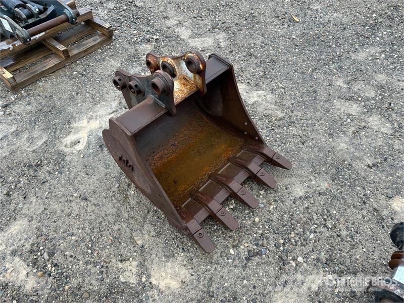  24 in Excavator Bucket دلاء