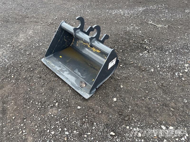  24 in Q/C Cleanup Excavator Bucket - Fits Hitachi  Ковші