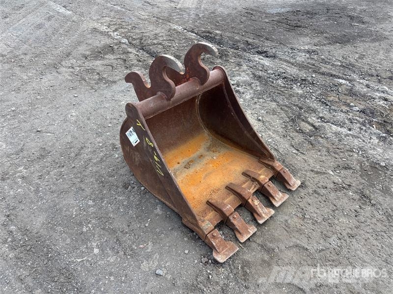 24 in Q/C Digging Excavator Bucket - Fits Kubota K 挖斗