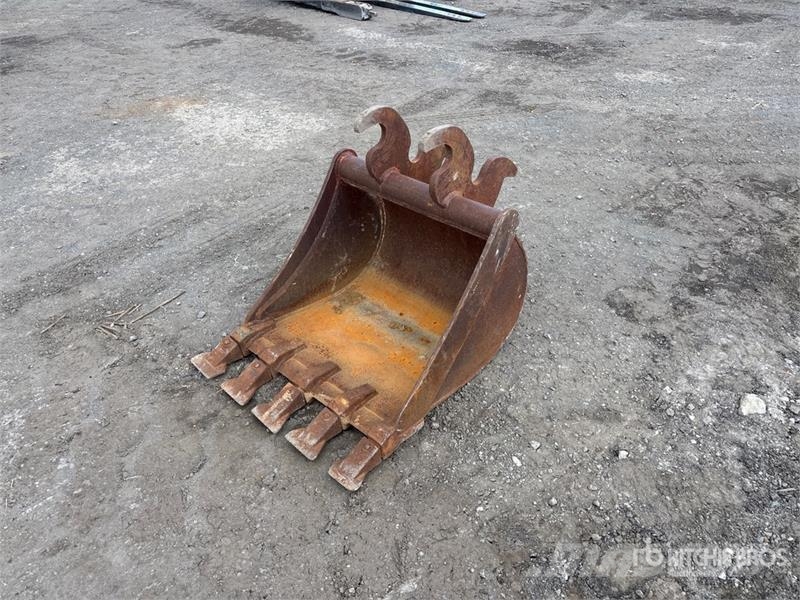 24 in Q/C Digging Excavator Bucket - Fits Kubota K 挖斗