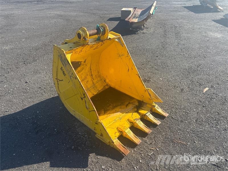 28 in Q/C Digging Excavator Bucket 挖斗