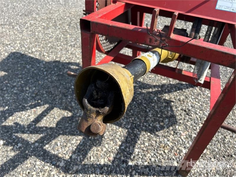  29 in 3-Point Hitch Saw Attachment Строителство - Други
