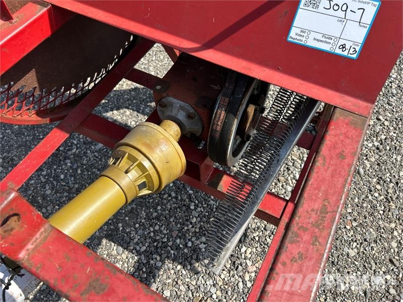  29 in 3-Point Hitch Saw Attachment Строителство - Други
