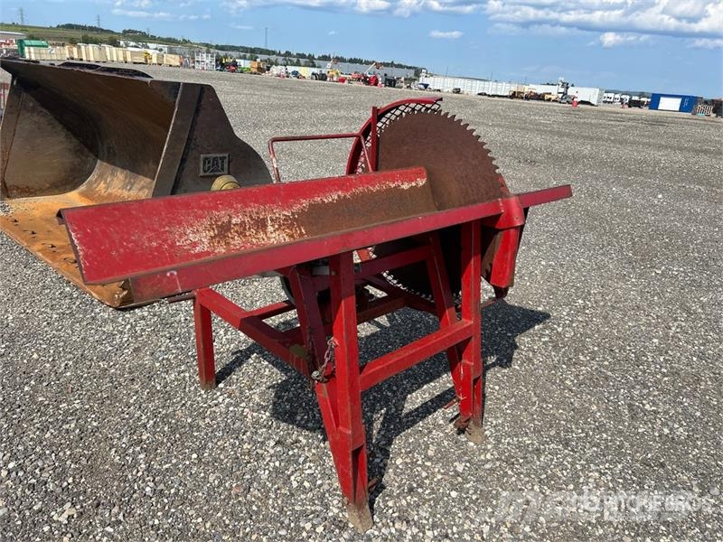  29 in 3-Point Hitch Saw Attachment Строителство - Други
