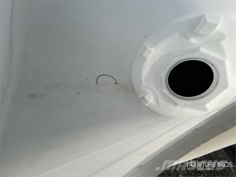 295 gal Water Tank صهاريج الوقود والصهاريج الإضافية